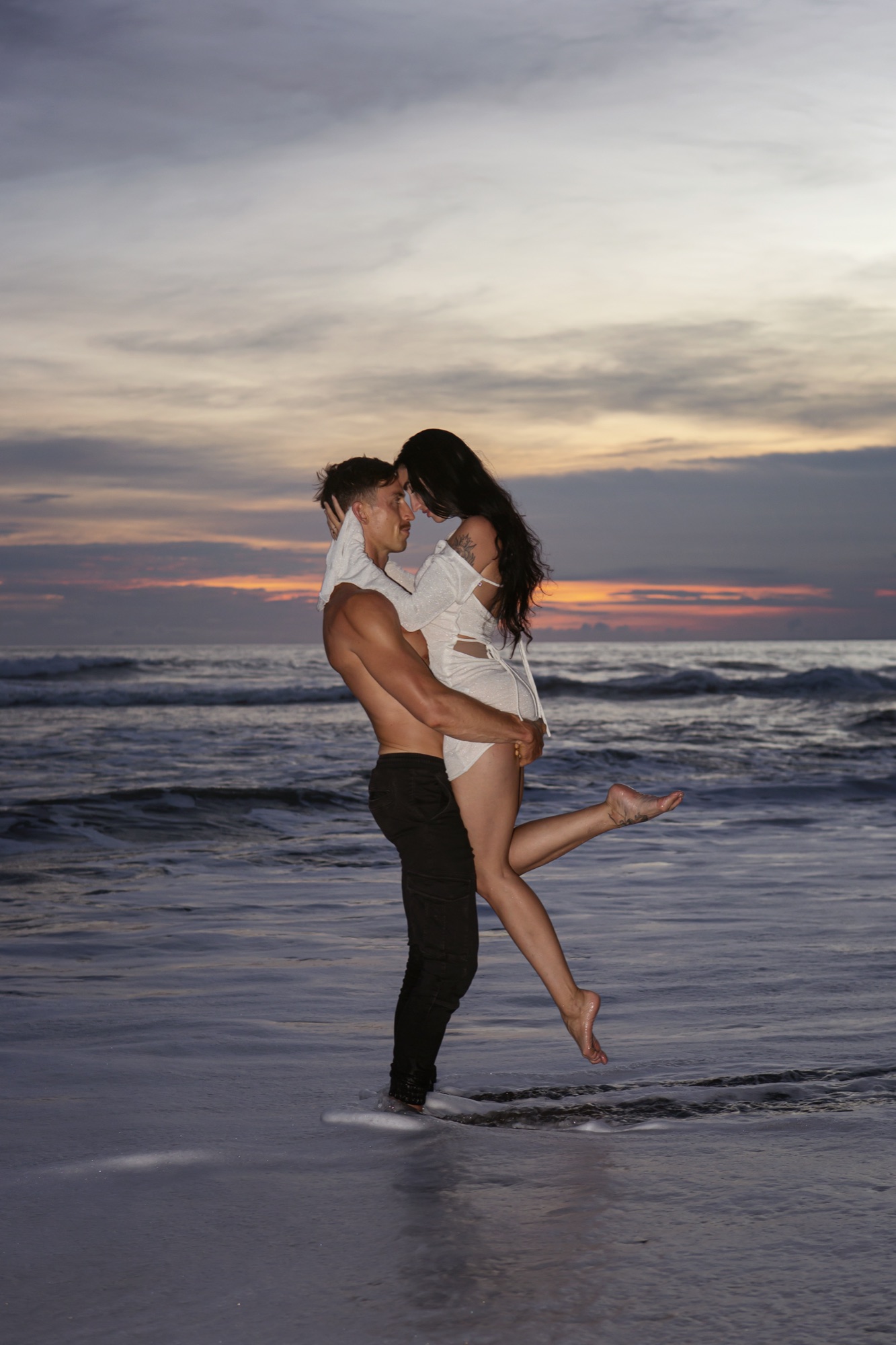 Couple shoot at sunset, Bali